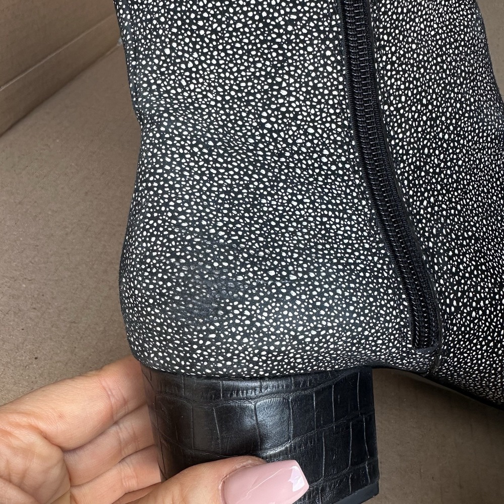 LOGO by Lori Goldstein Polly Ankle Boots with Grommets Gray Blk Women's Sz 9M - Picture 7 of 11